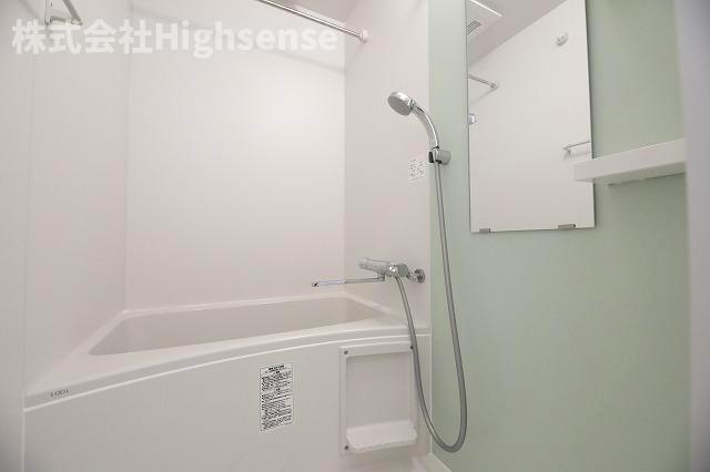 バス・シャワールーム　落ち着いた空間のお風呂です