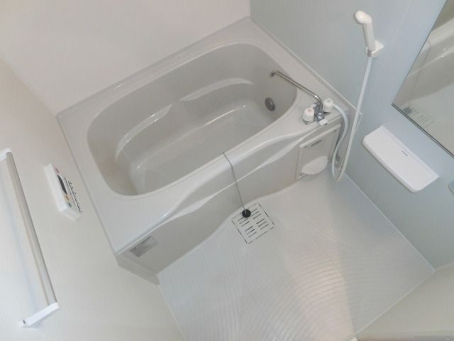 バス・シャワールーム　追焚き付きバス