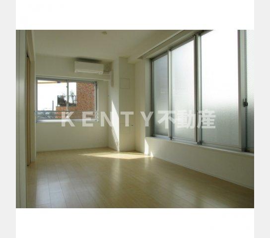 居室・リビング　こちらのリビングで趣味の時間をお楽しみください