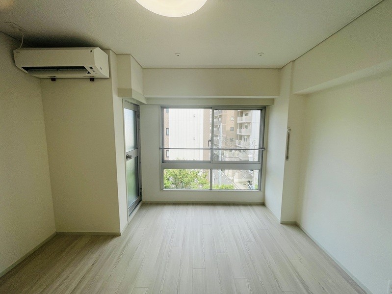 居室・リビング　開放感のあるゆったりとしたお部屋です♪