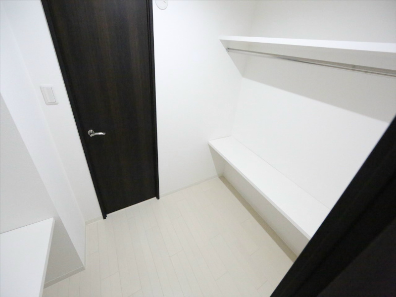 収納　ウォークスルークローゼット　収納充実してます