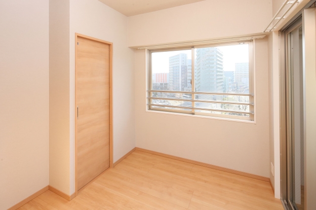 収納　洋室には奥行きのあるクローゼットございます