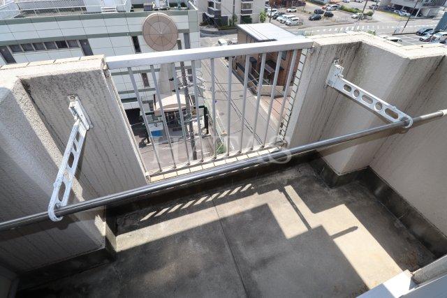 バルコニー　同物件別部屋です。