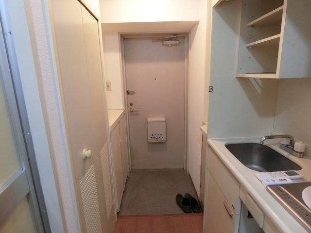 玄関　他のお部屋の参考写真となります。