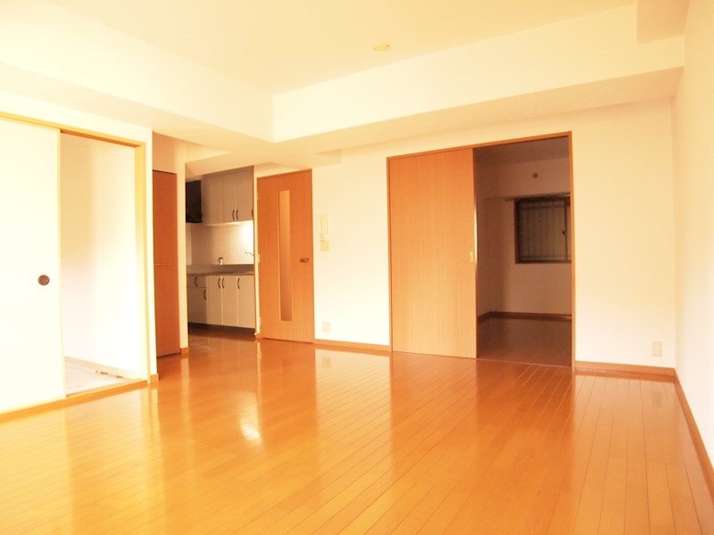 居室・リビング　※別号室写真のため現況優先