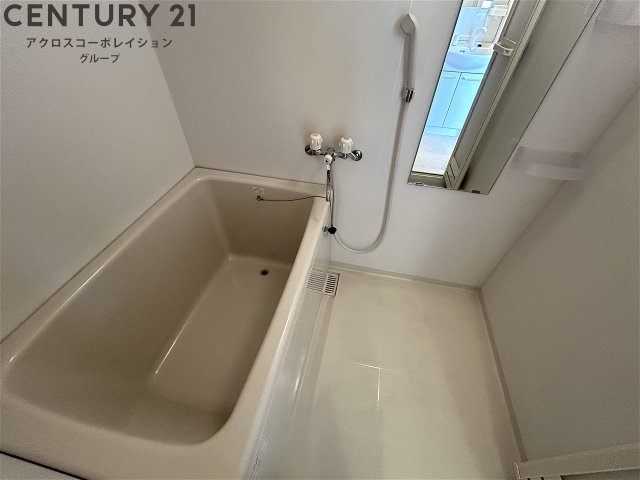 バス・シャワールーム　バストイレ別でおすすめです♪