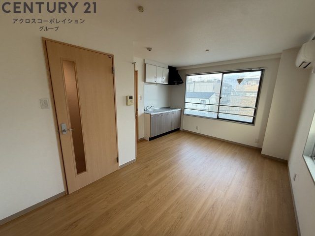 居室・リビング　床色が明るくて綺麗です♪