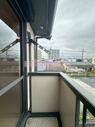 バルコニー　陽当たり良好なバルコニーです