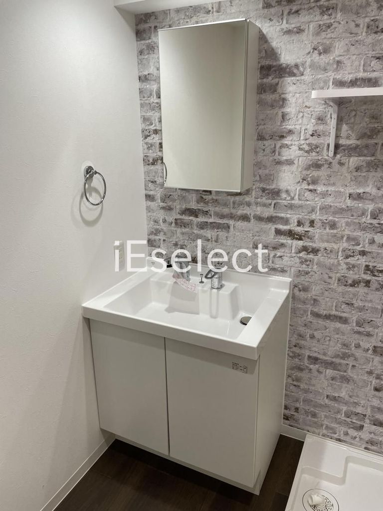 洗面設備　朝の忙しい時間に便利な洗髪化粧台！