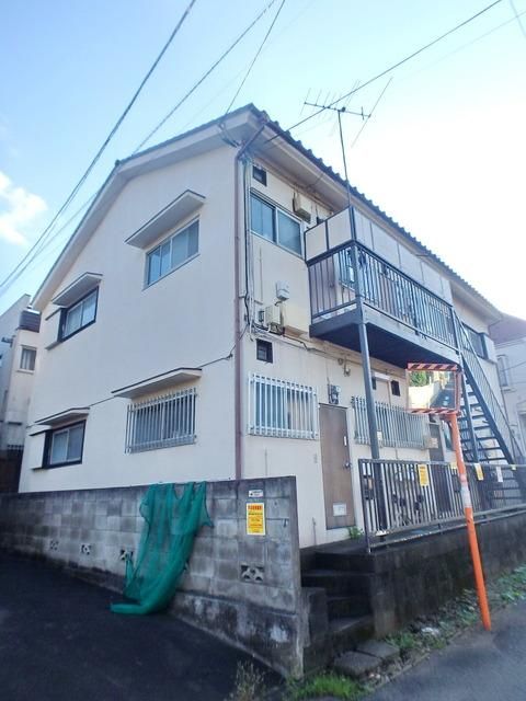 建物外観　★角部屋窓あり★
