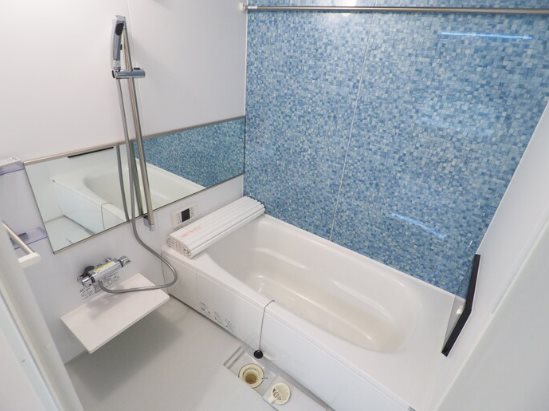 バス・シャワールーム　浴室TV・浴室乾燥機・追い焚き機能付き