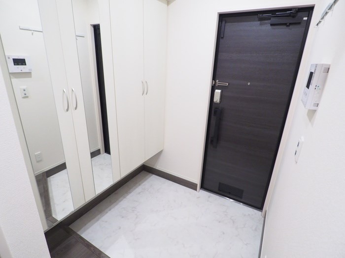 玄関　収納力大のトールサイズのシューズBOX