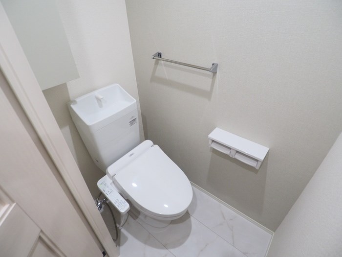 トイレ　温水洗浄暖房便座