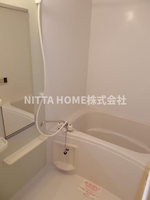 バス・シャワールーム　浴室乾燥機や追い焚き機能付きの浴室です☆彡