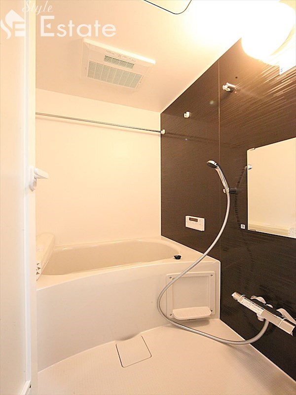 バス・シャワールーム　バスルーム