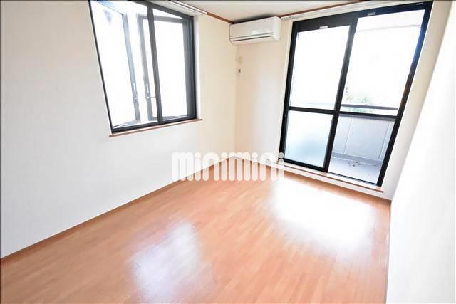 居室・リビング　嬉しい角部屋２面採光。