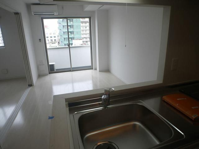 居室・リビング　広いリビングはゆったりくつろげる憩いの空間♪