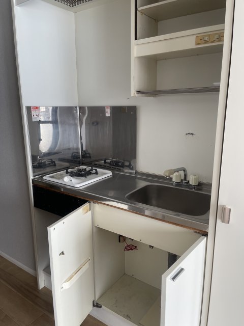 キッチン　同物件別号室のものです。