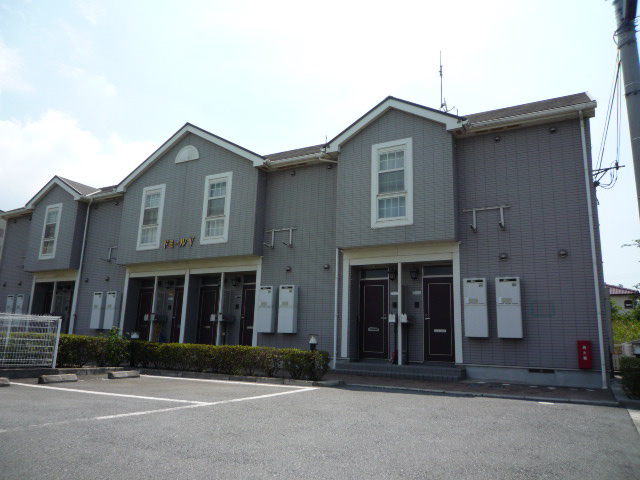 建物外観　お家賃、初期費用はクレジットカード利用可能。