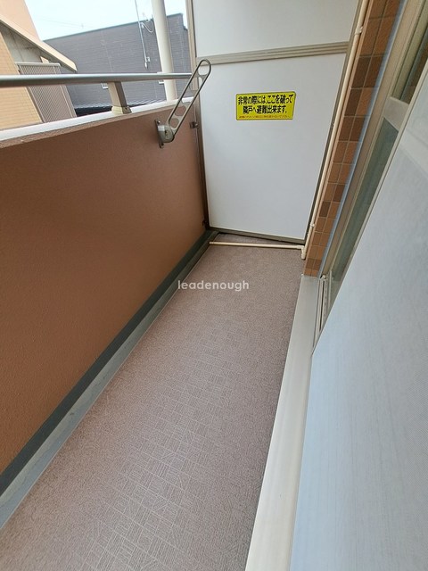 バルコニー　同マンション別部屋