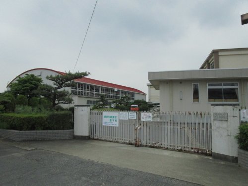 中学校　一宮市立丹陽中学校（中学校）まで1143m