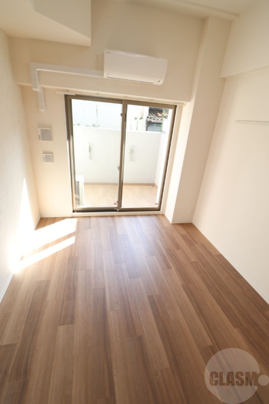 居室・リビング　６．４洋室です