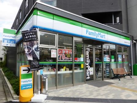 コンビニ　ファミリーマート世田谷下馬一丁目店（コンビニ）まで213m