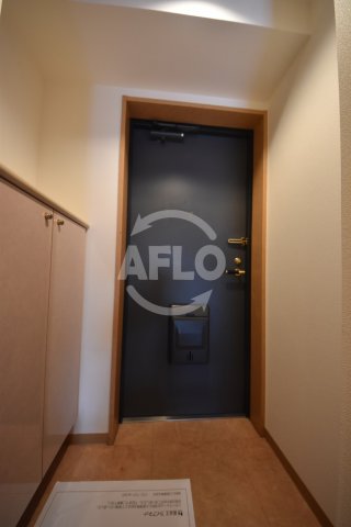 玄関　レジディア天神橋　玄関