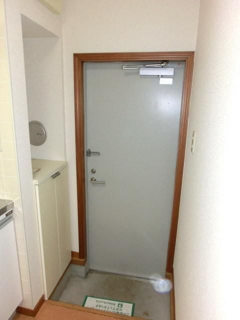 玄関　収納ある玄関スペース