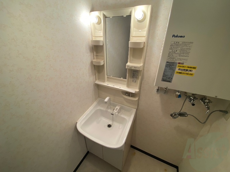 洗面設備　こちらに洗面台があります。朝の洗顔はこちらで。