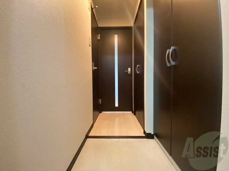 玄関　玄関の様子です。明るい印象ですね。気分もあがりそう。