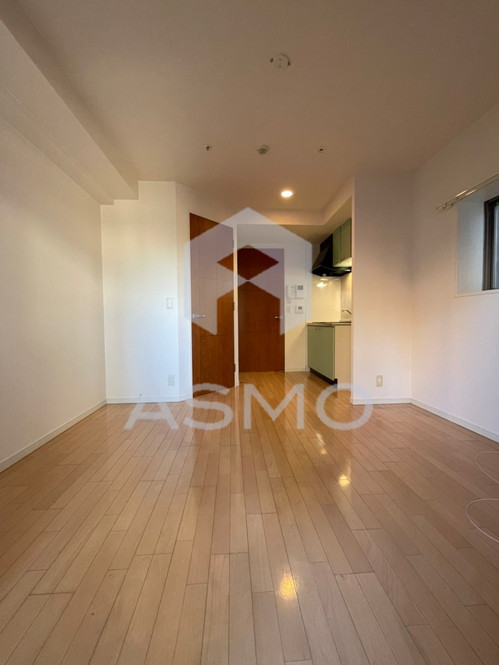 居室・リビング　同マンション別部屋参考写真