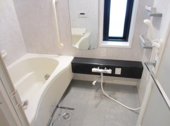 バス・シャワールーム　追焚機能と浴室乾燥機付