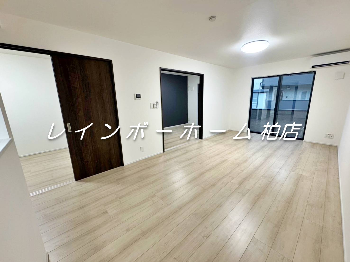 居室・リビング　同施工参考写真。