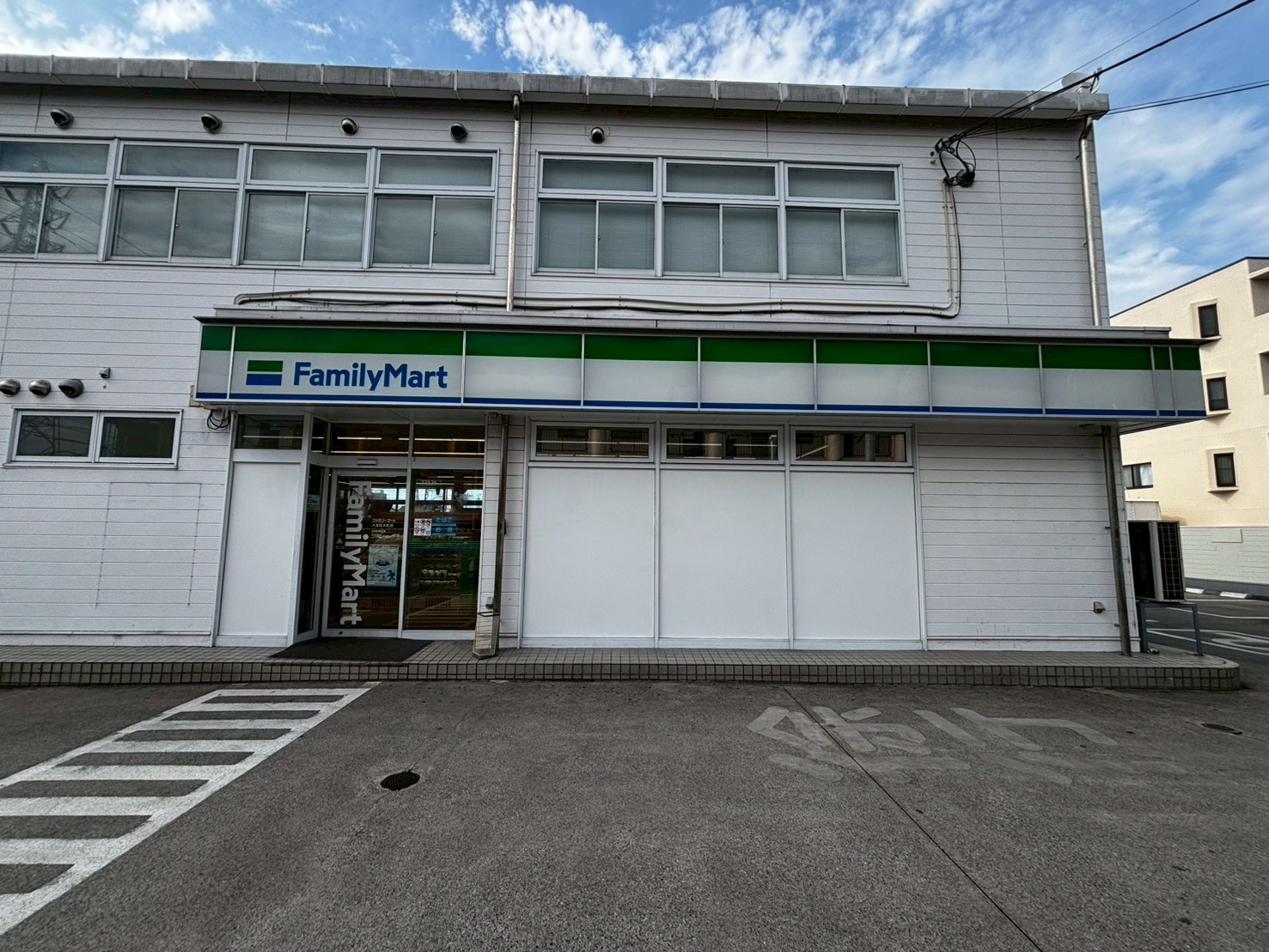 コンビニ　ファミリーマート大宮桜木町店（コンビニ）まで622m