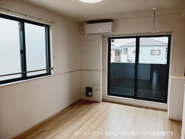 アルテミスの居間写真