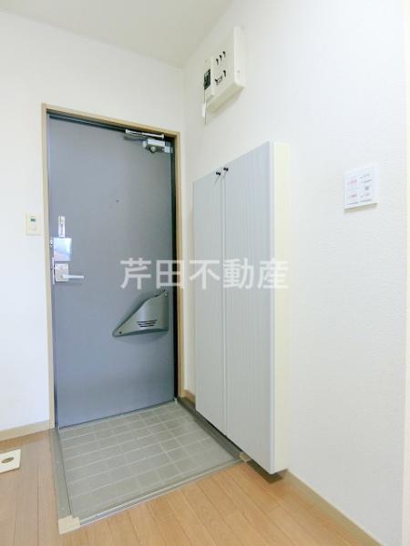 玄関　写真は別のお部屋のイメージです。現況優先