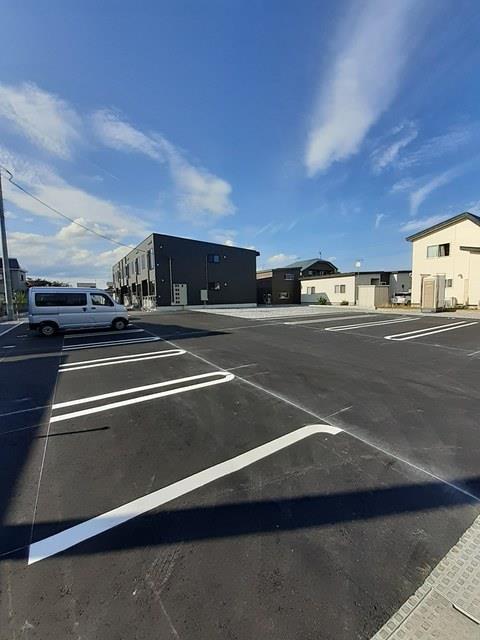 居室・リビング　駐車場