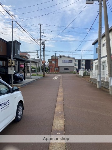 その他　前面道路（その他）まで0m