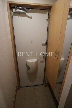 玄関　同仕様タイプの写真です。
