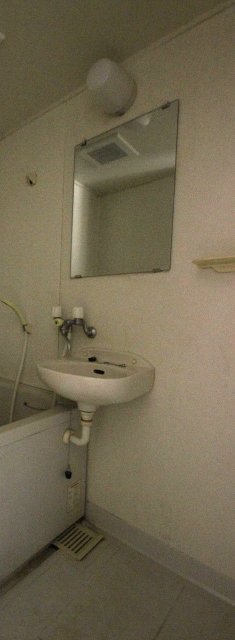 洗面設備　同物件別号室のものです。