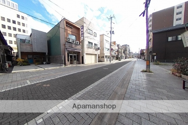 その他　側面道路（その他）まで0m