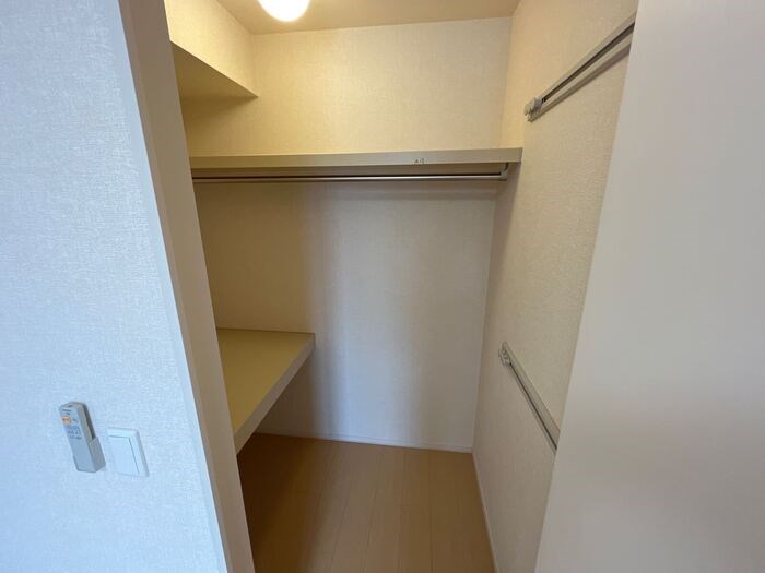 収納　奥行きのあるクローゼット