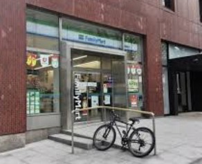 コンビニ　ファミリーマート一番町店（コンビニ）まで179m