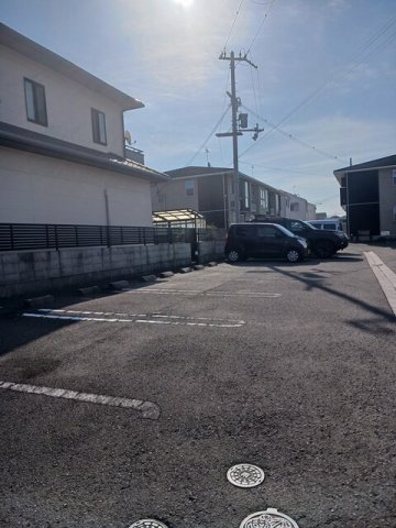駐車場　車をお持ちの方に嬉しい駐車場付きの物件です