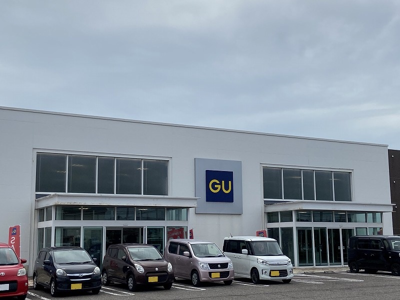 ショッピングセンター　GU（ジーユー）ウィズプラザ新通店（ショッピングセンター）まで807m