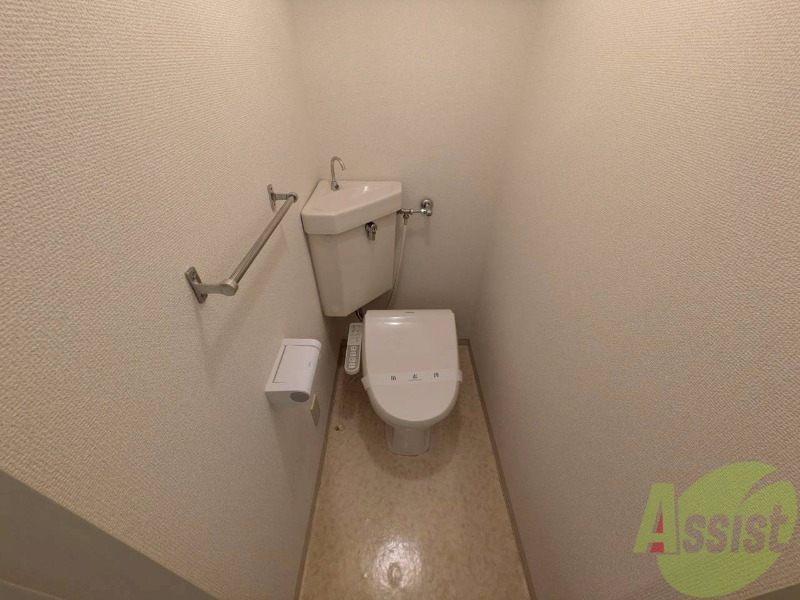 トイレ　こちらはトイレです。清潔感があり、安心して使用できます。