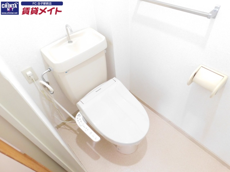 トイレ　同タイプ部屋写真です。