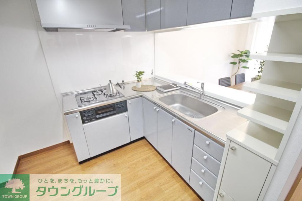 キッチン　同タイプの別部屋参考写真です！