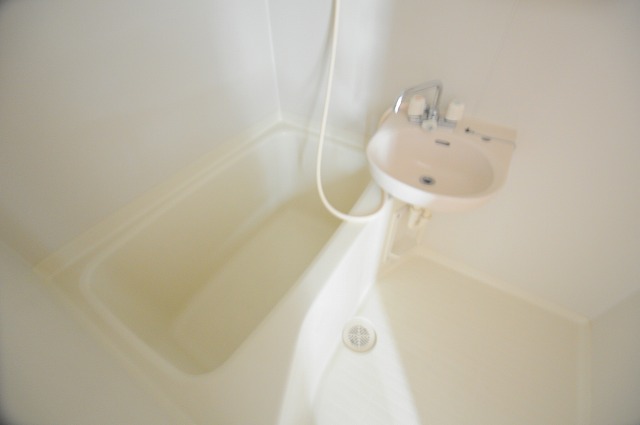 バス・シャワールーム　※別部屋参考写真